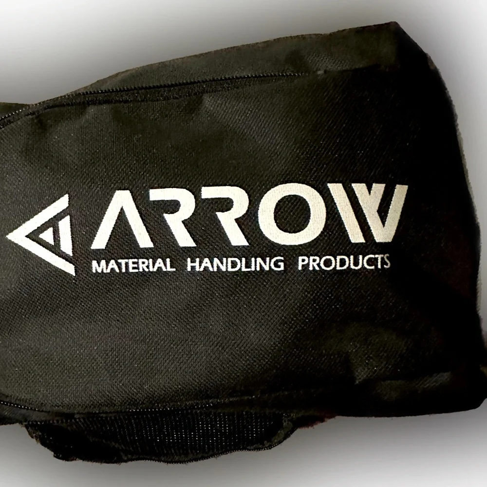 RARE TRAVEL SHOE GOLF ACCESSORY BAG. ARROW PROMO ZIPPER POUCH FRONT SIDE POCKETS